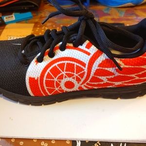 Detroit Red Wings running shoe